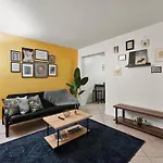 Vibrant Miami 2 Bedroom Apt Near Brickell