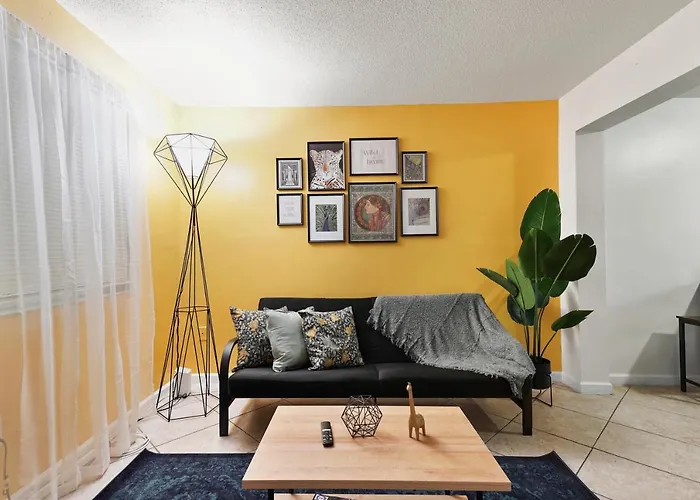 Vibrant Miami 2 Bedroom Apt Near Brickell