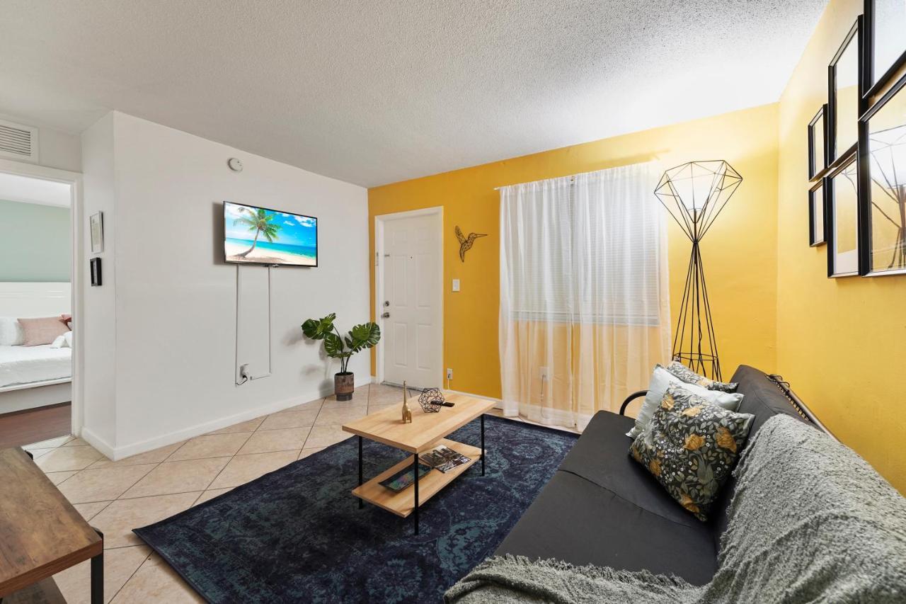 Vibrant 2 Bedroom Apt Near Brickell Apartment *